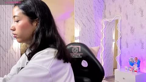 Joselyn  online show from April 5, 2026, 12:02 pm