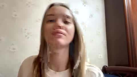 Snapshot of josephstahnke chatting on November 24, 2025, 5:29 am Anessa online show from November 24, 2025, 5:29 am