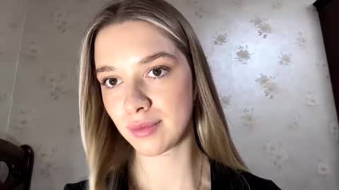 Snapshot of josephstahnke chatting on December 14, 2025, 2:11 pm Anessa online show from December 14, 2025, 2:11 pm