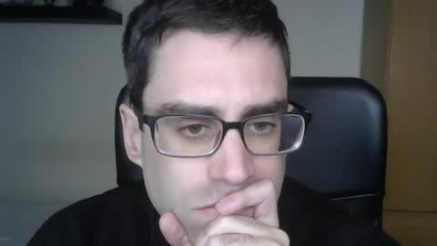 Snapshot of josevd chatting on January 26, 2025, 12:01 pm Jose online show from January 26, 2025, 12:01 pm