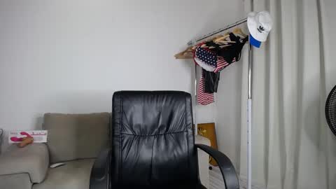 Snapshot of josezaens_ chatting on October 8, 2025, 10:07 pm josezaens_ online show from October 8, 2025, 10:07 pm