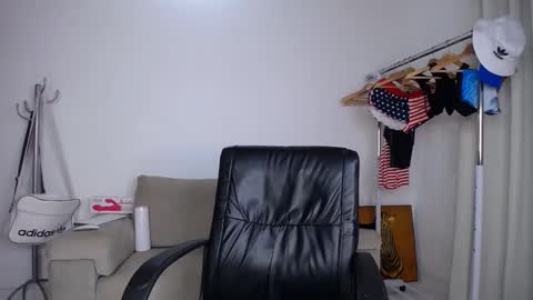 Snapshot of josezaens_ chatting on October 19, 2025, 9:10 am josezaens_ online show from October 19, 2025, 9:10 am