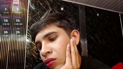 joshua_saenz_ online show from May 24, 2026, 3:33 am