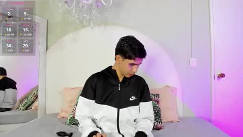 Snapshot of joshua_sanz chatting on October 14, 2025, 3:29 am Joshua Sanz online show from October 14, 2025, 3:29 am