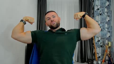 Snapshot of joshuamuscle69 chatting on January 21, 2025, 5:27 am joshuamuscle69 online show from January 21, 2025, 5:27 am