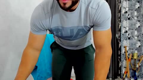 Snapshot of joshuamuscle69 chatting on October 23, 2025, 5:40 am joshuamuscle69 online show from October 23, 2025, 5:40 am