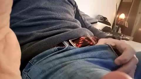 jovenduro84 online show from December 3, 2025, 9:51 am