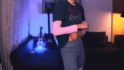 Snapshot of joy_keys chatting on December 3, 2024, 8:17 pm joy_keys online show from December 3, 2024, 8:17 pm