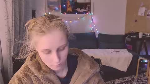 Snapshot of joy_keys chatting on February 21, 2025, 6:37 pm joy_keys online show from February 21, 2025, 6:37 pm