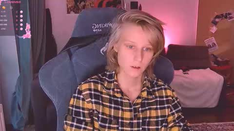 Snapshot of joy_keys chatting on October 22, 2025, 2:28 pm joy_keys online show from October 22, 2025, 2:28 pm