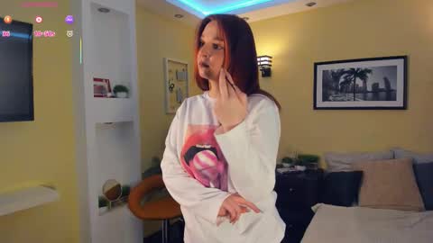 Snapshot of joyce_energy chatting on December 14, 2025, 9:36 am Joyce online show from December 14, 2025, 9:36 am