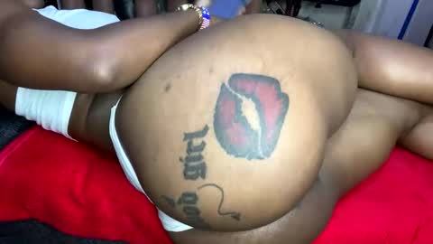 Snapshot of joyslim1 chatting on January 19, 2026, 2:37 am Butterflyass online show from January 19, 2026, 2:37 am