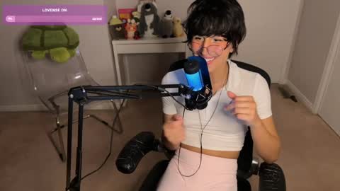 Snapshot of joystickjackie chatting on December 3, 2024, 11:35 pm Jackie Joy online show from December 3, 2024, 11:35 pm