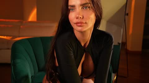 Snapshot of jseductiveart chatting on January 5, 2025, 10:50 pm Jennifer Diaz online show from January 5, 2025, 10:50 pm