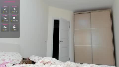 Snapshot of ju_lii chatting on October 17, 2025, 9:23 am Julia and Julia online show from October 17, 2025, 9:23 am