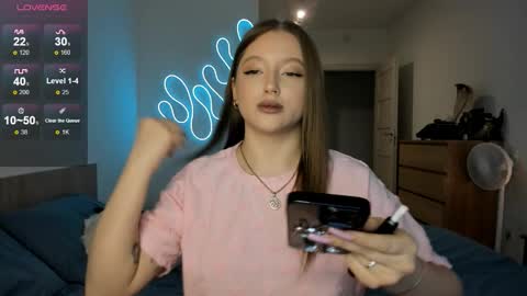 Snapshot of ju_lii chatting on November 14, 2025, 1:32 pm Julia and Julia online show from November 14, 2025, 1:32 pm