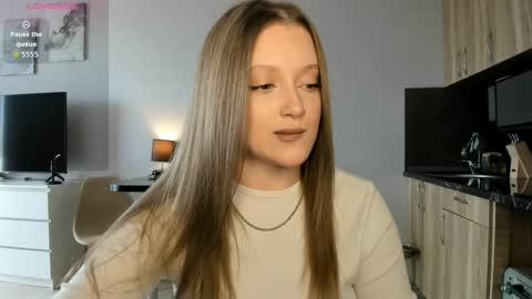 Julia and Julia online show from May 25, 2026, 10:21 am