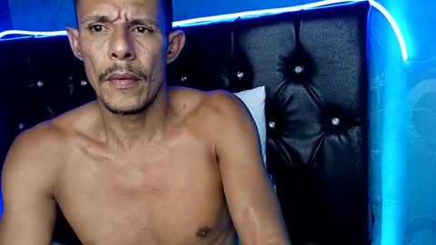 Snapshot of juan422757 chatting on February 12, 2026, 12:05 am Juan y la flaca online show from February 12, 2026, 12:05 am