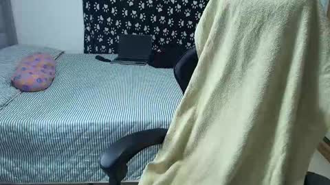 juan_gomez_1 online show from October 30, 2025, 9:33 am