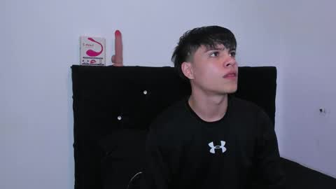 JUAN  independent model online show from January 7, 2026, 11:23 am