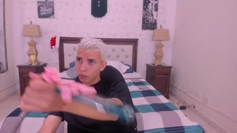 J U A N   L O V E R S online show from December 6, 2024, 12:38 pm