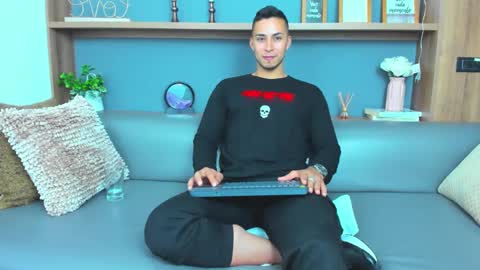 juan_muscle online show from March 1, 2025, 3:32 am