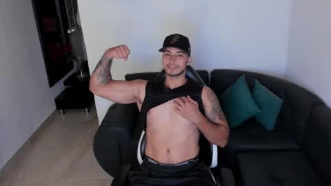 juan_muscle online show from September 19, 2025, 2:35 am