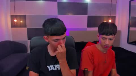 Snapshot of juan_nd_steven chatting on December 4, 2024, 4:32 am JuanSteven online show from December 4, 2024, 4:32 am