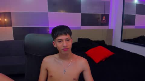 Snapshot of juan_nd_steven chatting on December 11, 2024, 7:31 am JuanSteven online show from December 11, 2024, 7:31 am