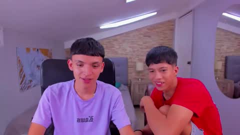 Snapshot of juan_nd_steven chatting on December 21, 2024, 7:13 am JuanSteven online show from December 21, 2024, 7:13 am