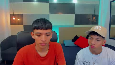 Snapshot of juan_nd_steven chatting on December 24, 2024, 4:44 am JuanSteven online show from December 24, 2024, 4:44 am