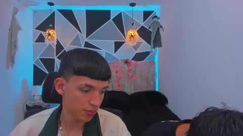Snapshot of juan_nd_steven chatting on October 15, 2025, 4:34 am JuanSteven online show from October 15, 2025, 4:34 am