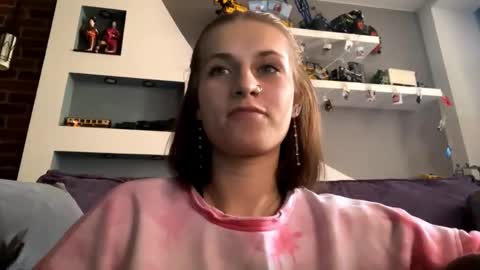 Snapshot of juanastrefeler chatting on October 15, 2025, 7:41 am Lola online show from October 15, 2025, 7:41 am