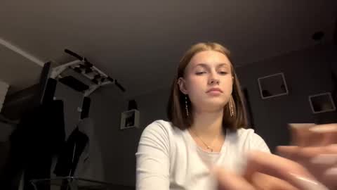 Snapshot of juanastrefeler chatting on October 16, 2025, 4:52 pm Lola online show from October 16, 2025, 4:52 pm