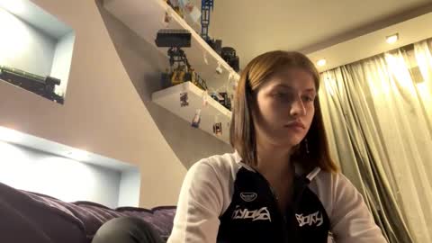 Snapshot of juanastrefeler chatting on November 1, 2025, 4:09 pm Lola online show from November 1, 2025, 4:09 pm