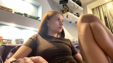 Snapshot of juanastrefeler chatting on November 11, 2025, 3:45 pm Lola online show from November 11, 2025, 3:45 pm