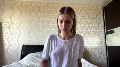 Lola online show from May 27, 2026, 6:32 am