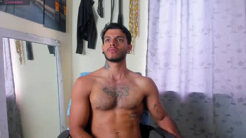 Snapshot of juanbladde chatting on February 18, 2025, 12:49 pm Juan Esteban online show from February 18, 2025, 12:49 pm