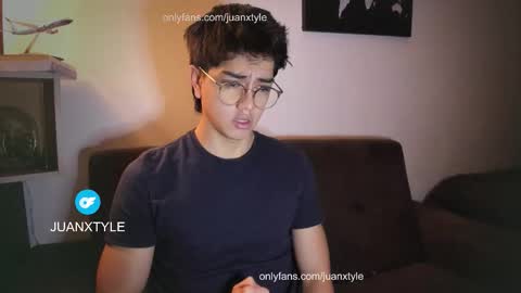 Snapshot of juancamroom chatting on October 29, 2025, 9:05 pm . online show from October 29, 2025, 9:05 pm