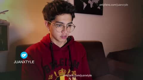 Snapshot of juancamroom chatting on November 18, 2025, 2:50 am . online show from November 18, 2025, 2:50 am