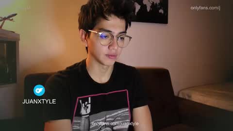 Snapshot of juancamroom chatting on December 5, 2025, 7:10 pm . online show from December 5, 2025, 7:10 pm