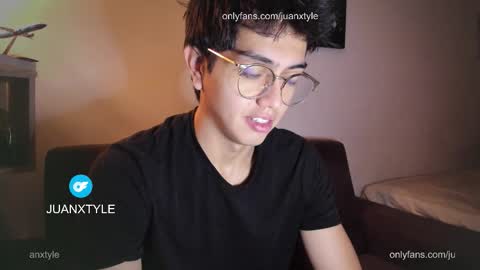 Snapshot of juancamroom chatting on December 13, 2025, 9:20 pm . online show from December 13, 2025, 9:20 pm