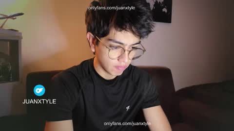 Snapshot of juancamroom chatting on December 16, 2025, 6:57 pm . online show from December 16, 2025, 6:57 pm