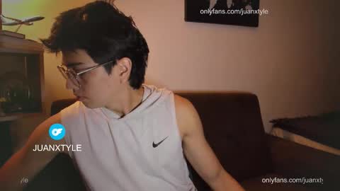 Snapshot of juancamroom chatting on December 18, 2025, 5:02 am . online show from December 18, 2025, 5:02 am