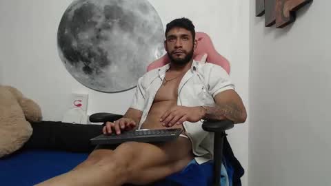 Snapshot of juanes_aristi chatting on October 31, 2025, 6:58 am Juanes online show from October 31, 2025, 6:58 am