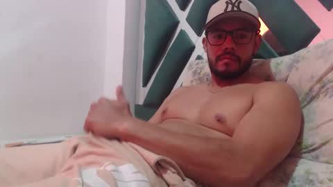 juanfe_style online show from November 16, 2025, 4:12 pm