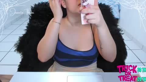 Snapshot of juanita_thorne chatting on October 18, 2025, 10:21 pm online show from October 18, 2025, 10:21 pm