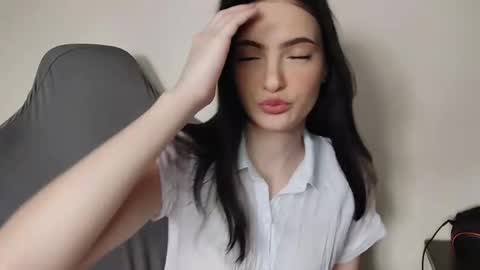 Veronika online show from May 31, 2026, 1:07 pm
