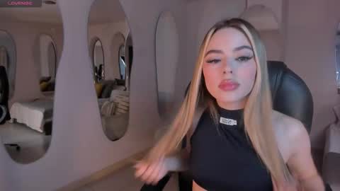 Juanita Clay online show from October 12, 2025, 6:18 pm