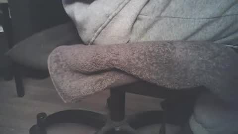 Snapshot of juanitou chatting on December 17, 2025, 2:56 pm frenchchouchou online show from December 17, 2025, 2:56 pm